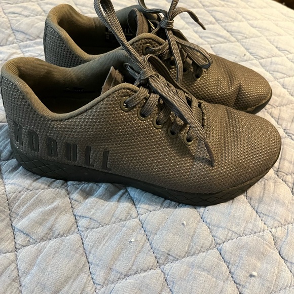 NOBULL Shoes - NOBULL ladies Gray Training Shoes size 6